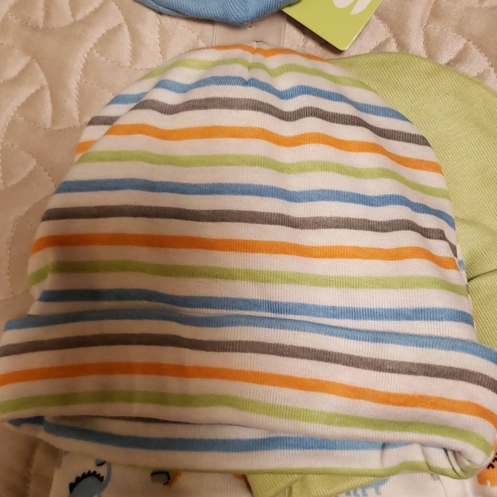 🔶️5 for $30🔶️ Baby Caps - Picture 3 of 6